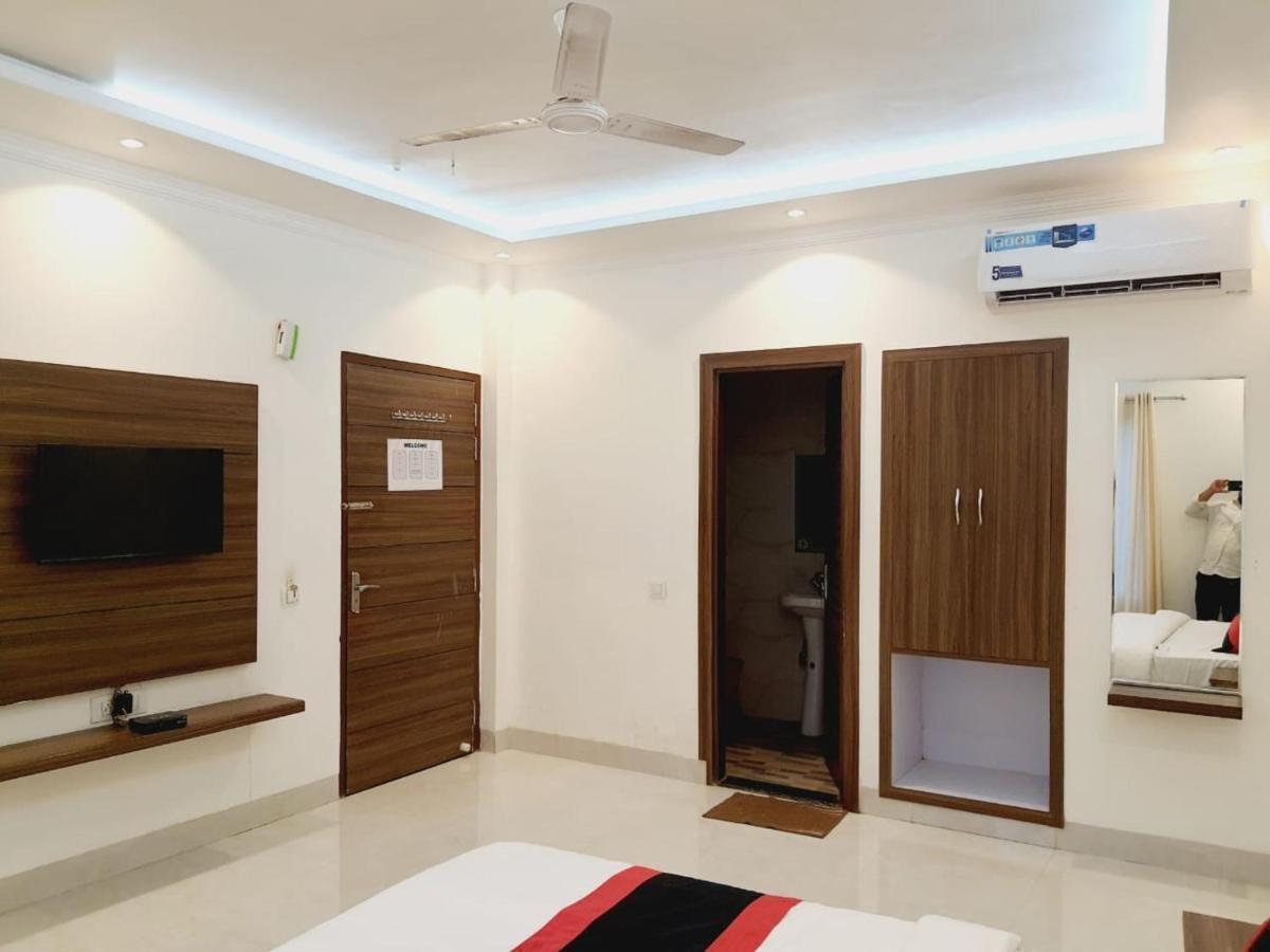 Bhawana Hotel Agra  Exteriör bild