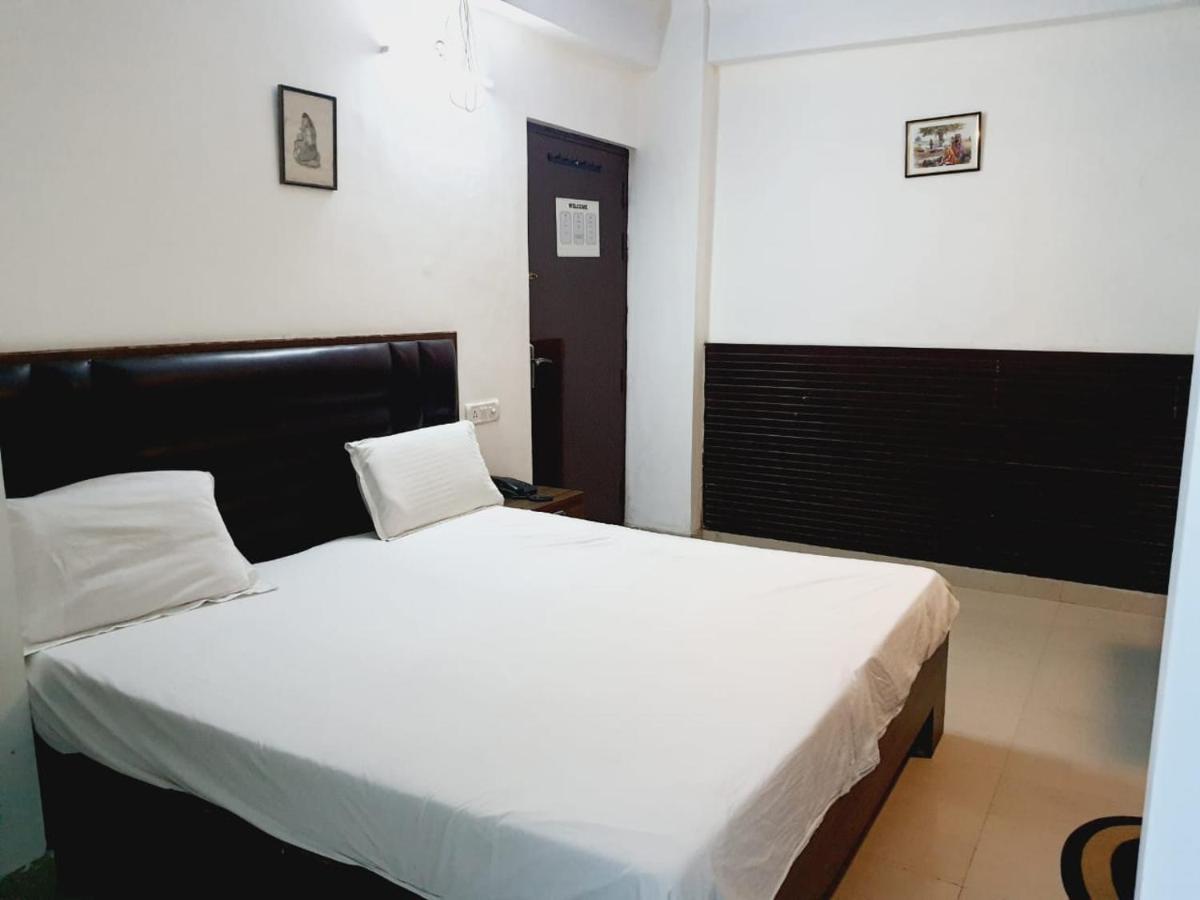 Bhawana Hotel Agra  Exteriör bild